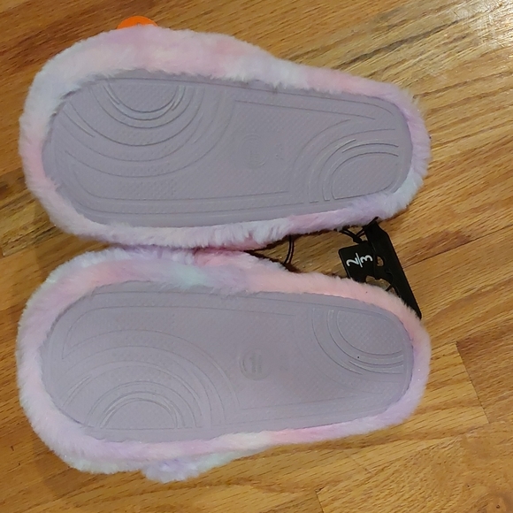 Wonder Nation Slippers - Picture 8 of 10